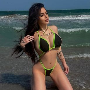 Model - NaomyBlackBarbie anal