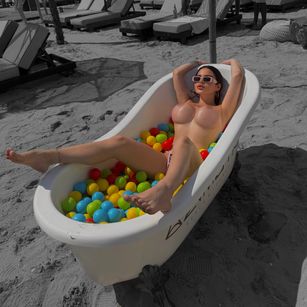 Model - NaomyBlackBarbie Roleplay