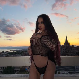 Model - NaomyBlackBarbie Slave