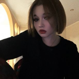 Model - NayaValen shaved