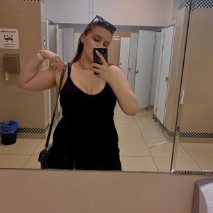 Model - Catrina brunette