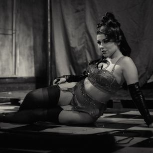 Model - La Venus Fatale striptease