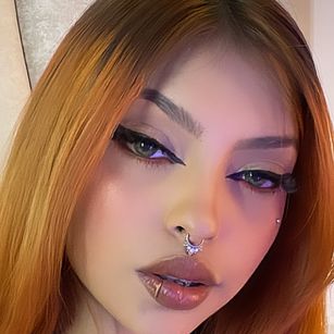 Model - Carmilla anal