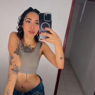 Model - SilvanaOwen BLOWJOB