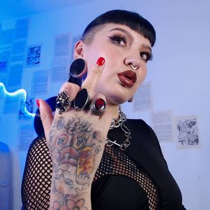 Model - Miss Venus femdom