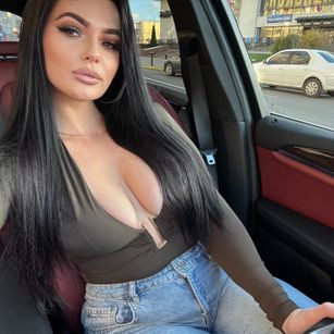 Model - HumbleBrunette Humblebrunette