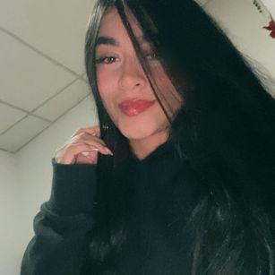 Model - Lexxiee Haze shaved