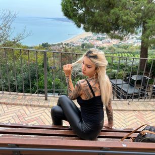 Model - MaaiaRaysa blond