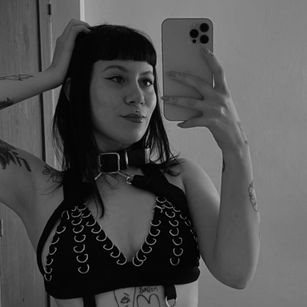 Model - Grekita Eleven pettit