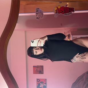 Model - Grekita Eleven oralsex