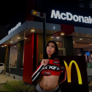 Model - KatherinJohns 18