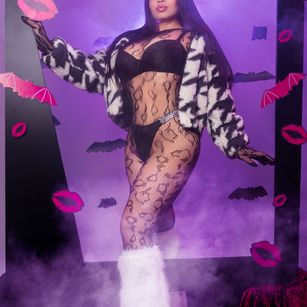 Model - LilyFoxx pussy