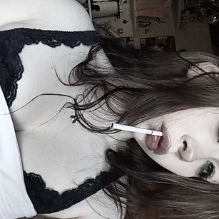 Model - AlineBlay young