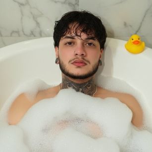 Model - Neythan squirt