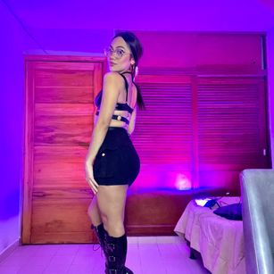 Model - Missvenus SQUIRT