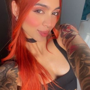 Model - Polygonnia dildo