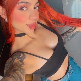 Model - Polygonnia joi