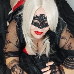 Model - CayenneMurray heels