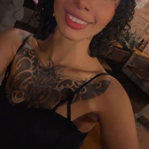 Model - SilvanaOwen FINDOM