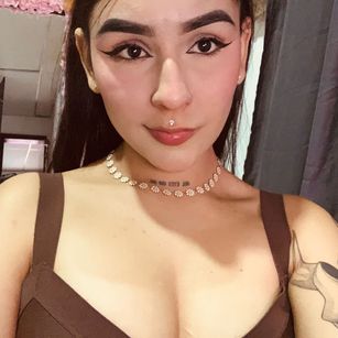 Model - Violet Blaze cum