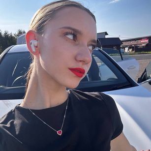 Model - KissaRedlyn sexy