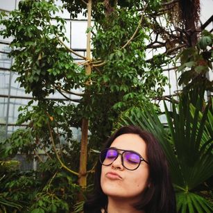 Model - Alex fingering