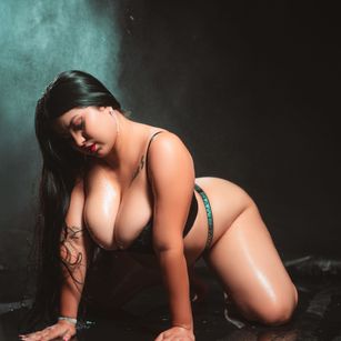 Model - valentinabreats bdsm