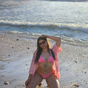 Model - Nina deepthroat