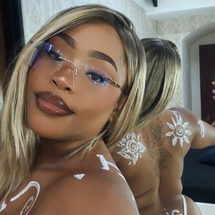 Model - Tianah Glow Dominatrix