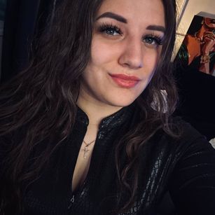 Model - your mezmerizing Sofia pantyhose