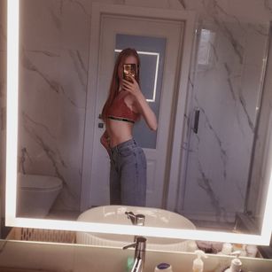 Model - Liandra young