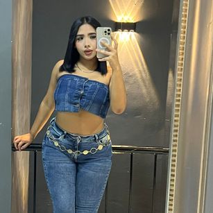 Model - Hilary Queen slave