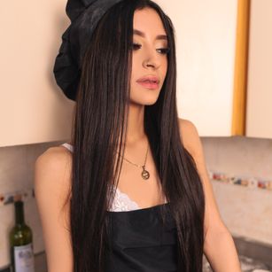 Model - SaraClarker Fingering