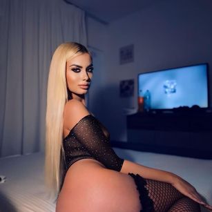 Model - Ryder Wilder squirt