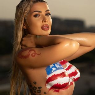 Model - Kylie Kroftt toys