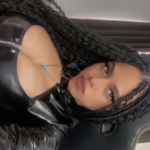 Model - Mia Cinnamon cei