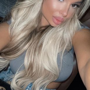 Model - Ashley Addiction heels