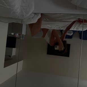 Model - Sashulya kissing