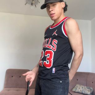 Model - Poysonsam smile