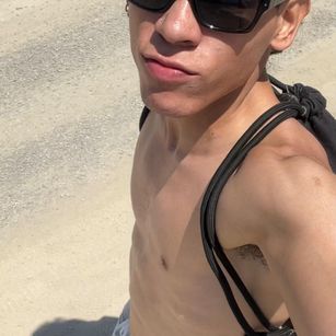 Model - Poysonsam hotbody