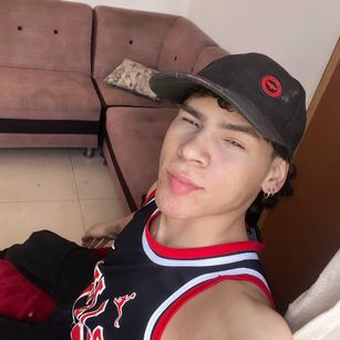 Model - Poysonsam bigcock