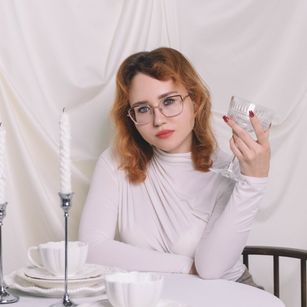 Model - TeresaArms vibrator