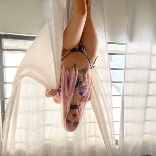 Model - Kiara Goth dildo