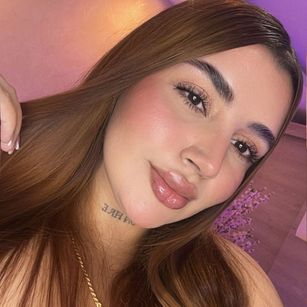 Model - Renata Ponce Young