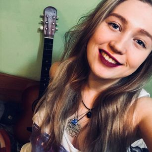 Model - CitrusBliss lips