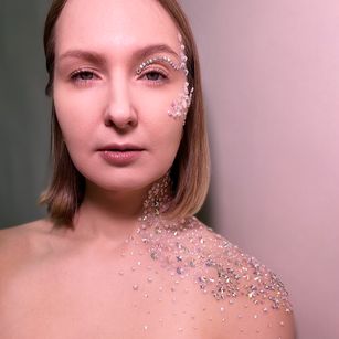 Model - Kira Dea hairy