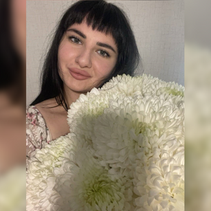 Model - WildPollina Brunette