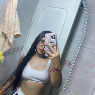 Model - ZoeCastelli deepthroat