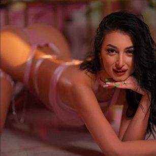 Model - requal_lust girl