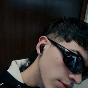 Model - JeanFarelo bigcock